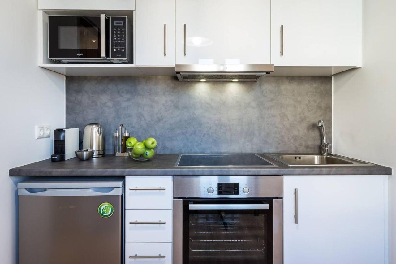 Emily In Athens - Central Chic Flat With Terrace Syntagma E1 المظهر الخارجي الصورة